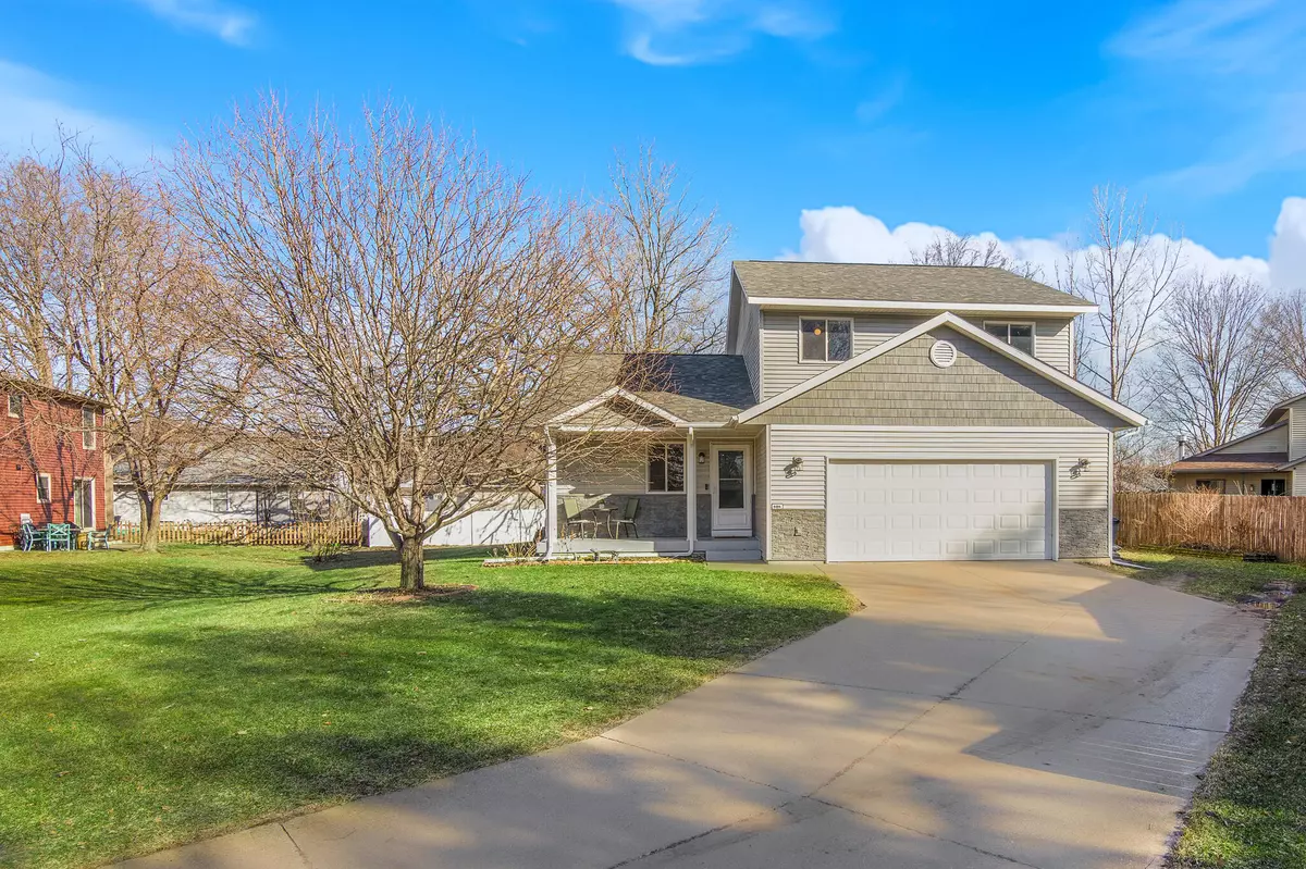 Holmen, WI 54636,606 Meadow Ct