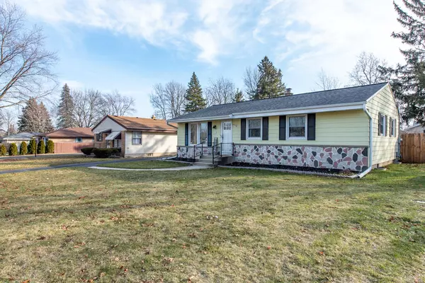 Oak Creek, WI 53154,315 E Susan Dr