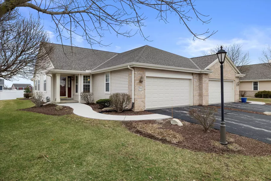 W241N5702 Birchwood Ln, Sussex, WI 53089