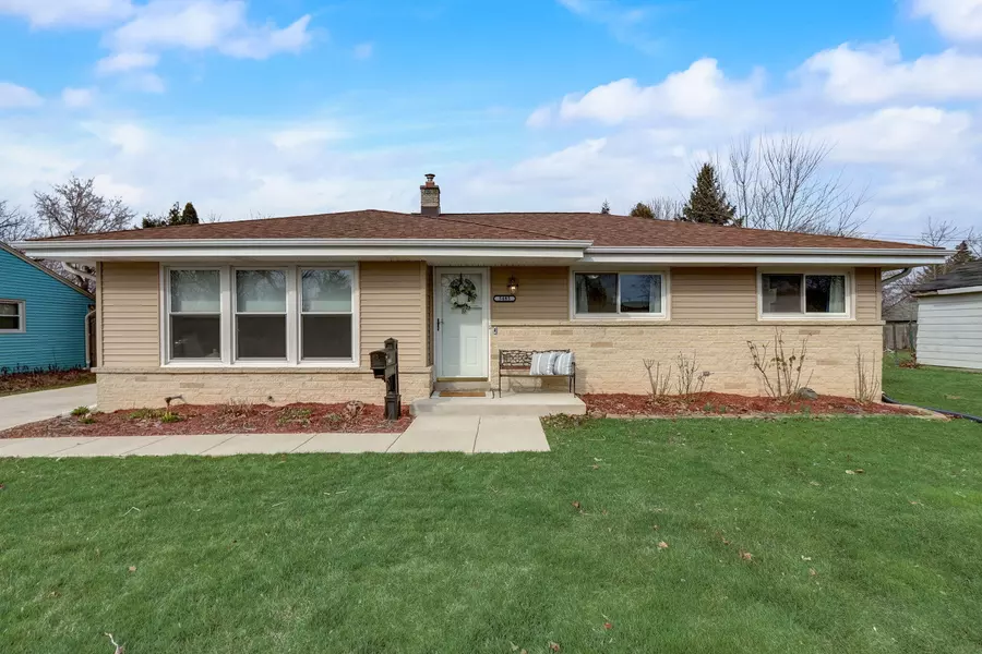 5485 N 26th St, Glendale, WI 53209