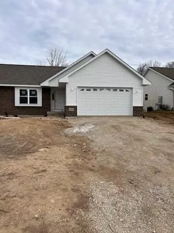 7317 Woodland Ct, Burlington, WI 53105