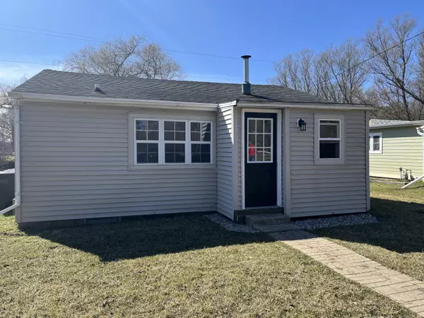 S103W30209 Lakeside Dr, Mukwonago, WI 53149