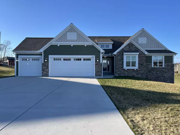 2480 Sunrise Ct, Slinger, WI 53086