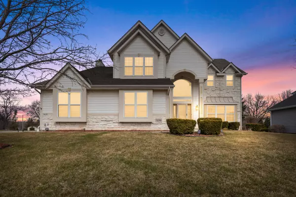 3270 E James Dr,  Oak Creek,  WI 53154