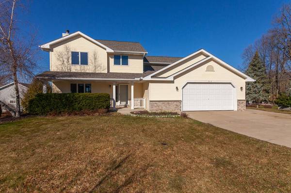 505 Nordic Ln, Slinger, WI 53086