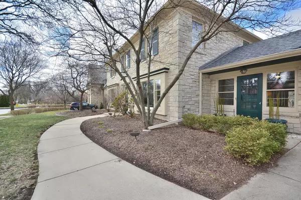 Wauwatosa, WI 53213,6163 Washington Cir