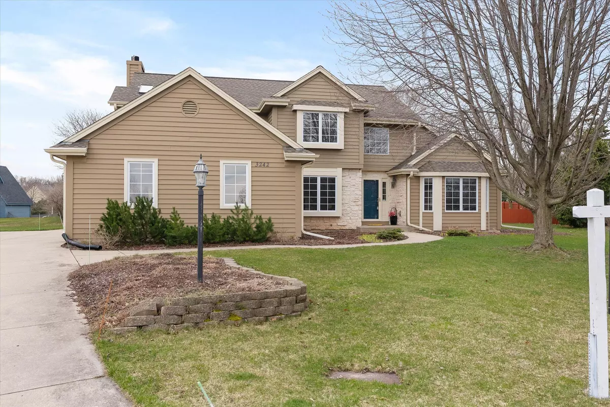 New Berlin, WI 53151,3242 S Highpointe Ct