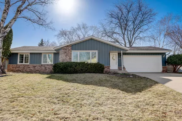 601 Cambridge Ave, Waukesha, WI 53188