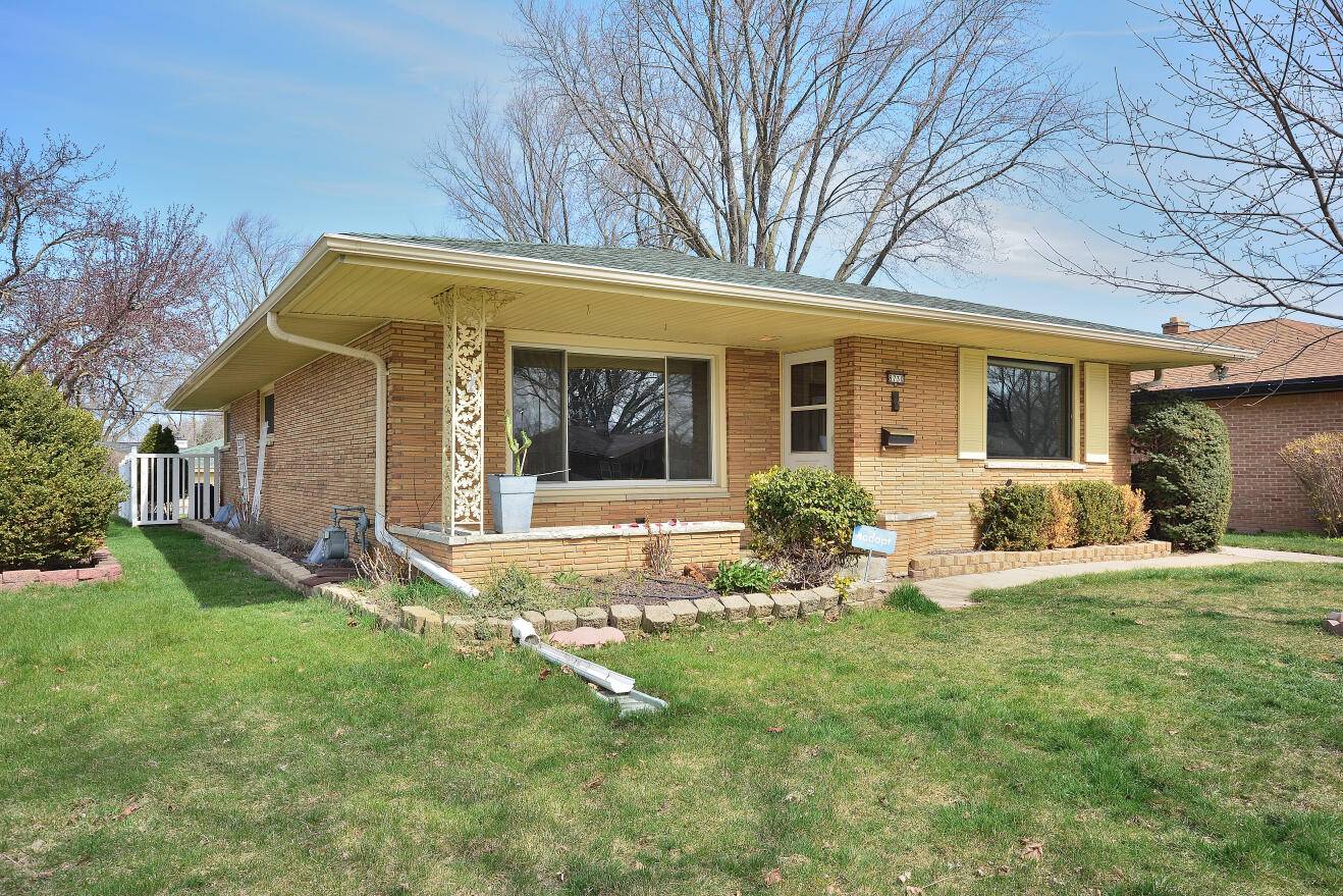 8730 W Palmetto Ave, Milwaukee, WI 53225