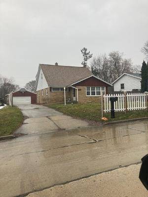 6336 N 104th St, Milwaukee, WI 53225