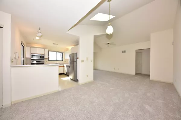 Glendale, WI 53217,500 W Bender Rd Unit 87