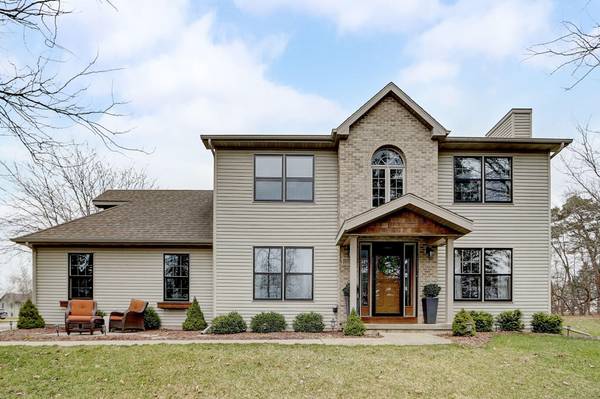 W9125 Tall Pines Pl, Oakland, WI 53523