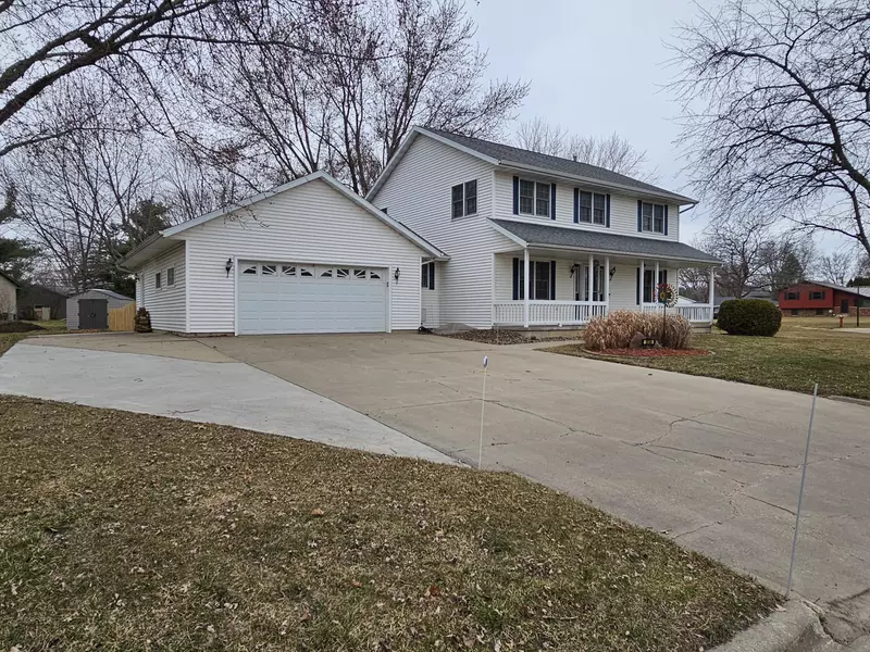 1038 N Fairway Dr, Sparta, WI 54656