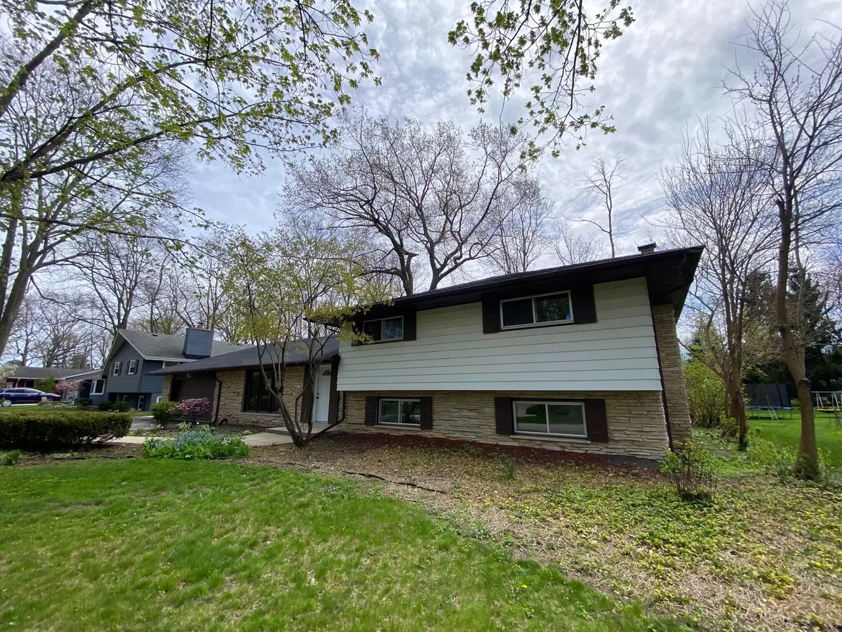 Glendale, WI 53209,2341 W Acacia Rd