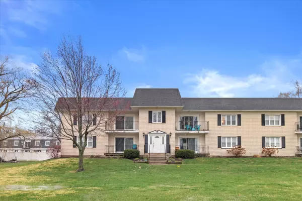 Lake Geneva, WI 53147,1036 Wells St Unit 202