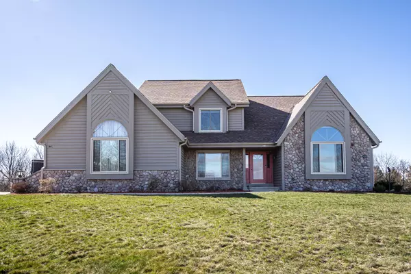 Oconomowoc, WI 53066,909 Duchess Ct