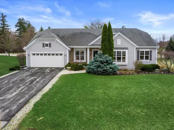 N52W35437 Lighthouse Ln, Oconomowoc, WI 53066