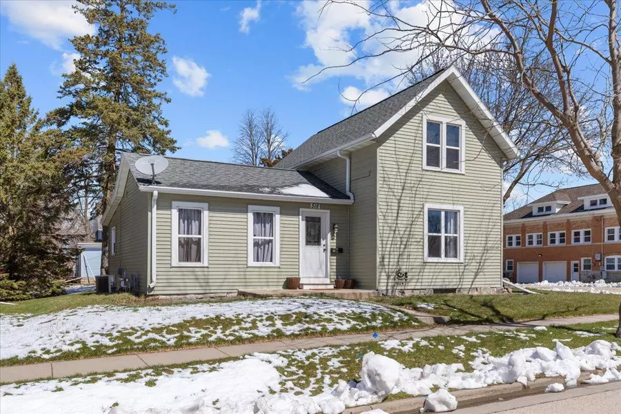 518 E Maple St, Horicon, WI 53032