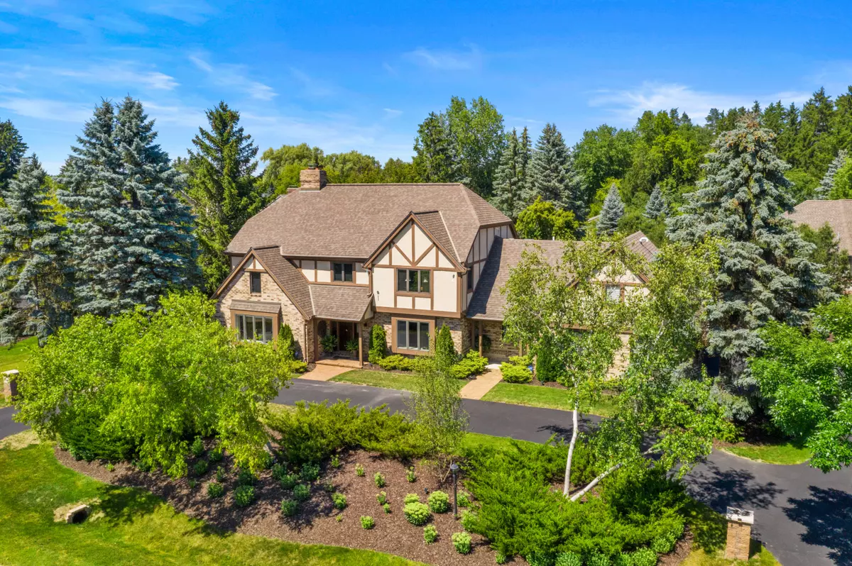 Mequon, WI 53092,10506 N Riverlake Dr