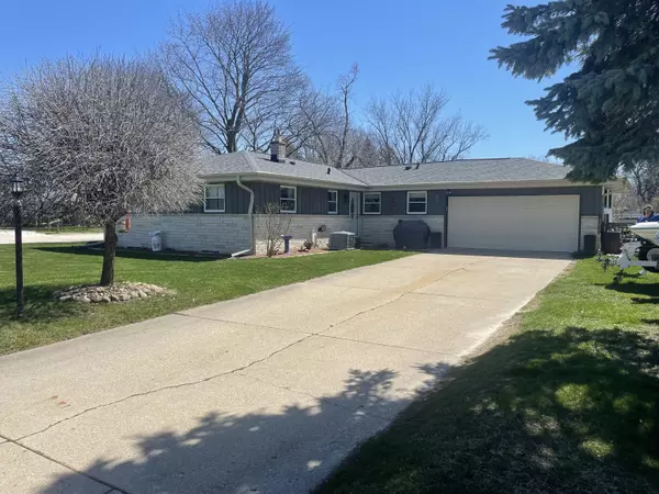 640 Rose St, Oconomowoc, WI 53066