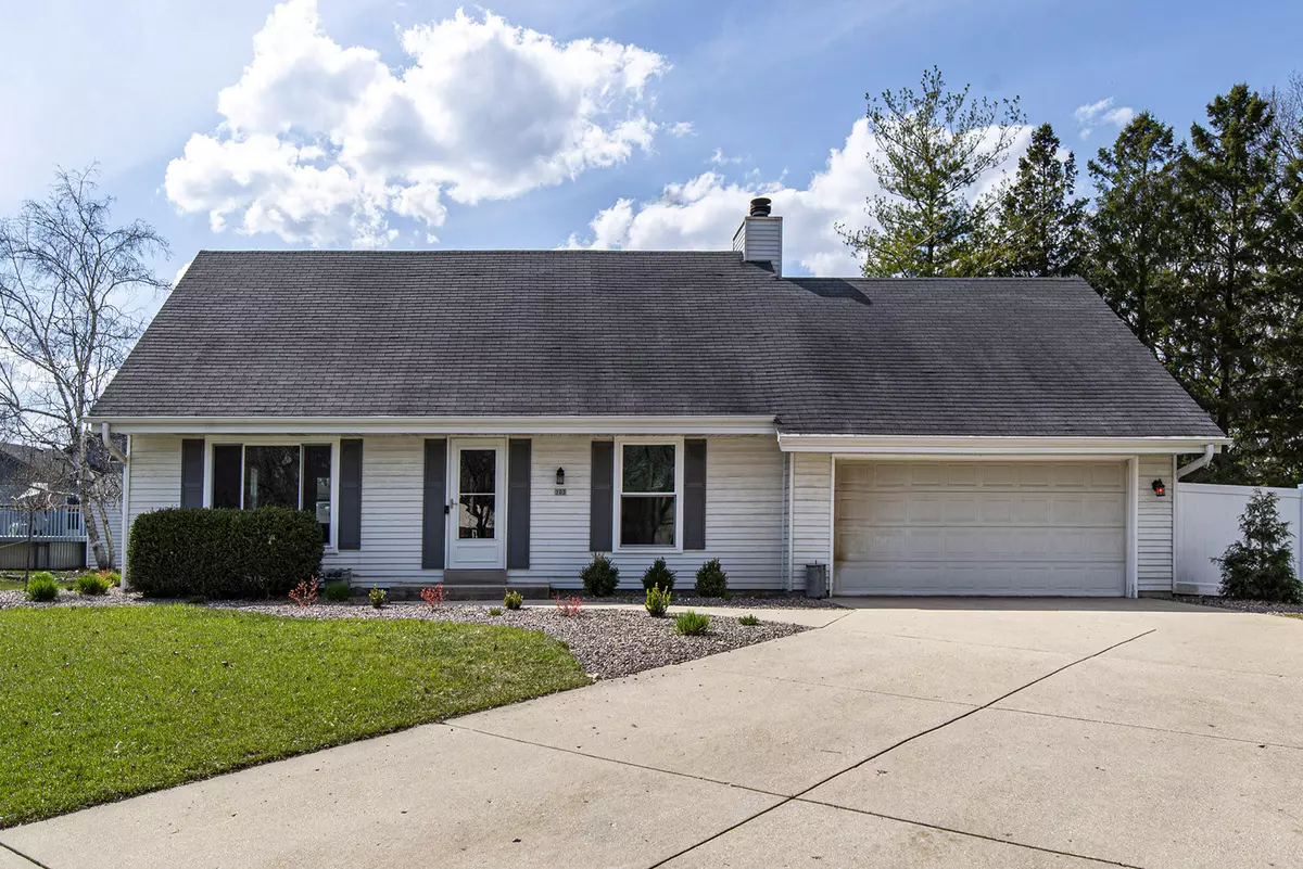 Hartland, WI 53029,703 Mansfield Ct