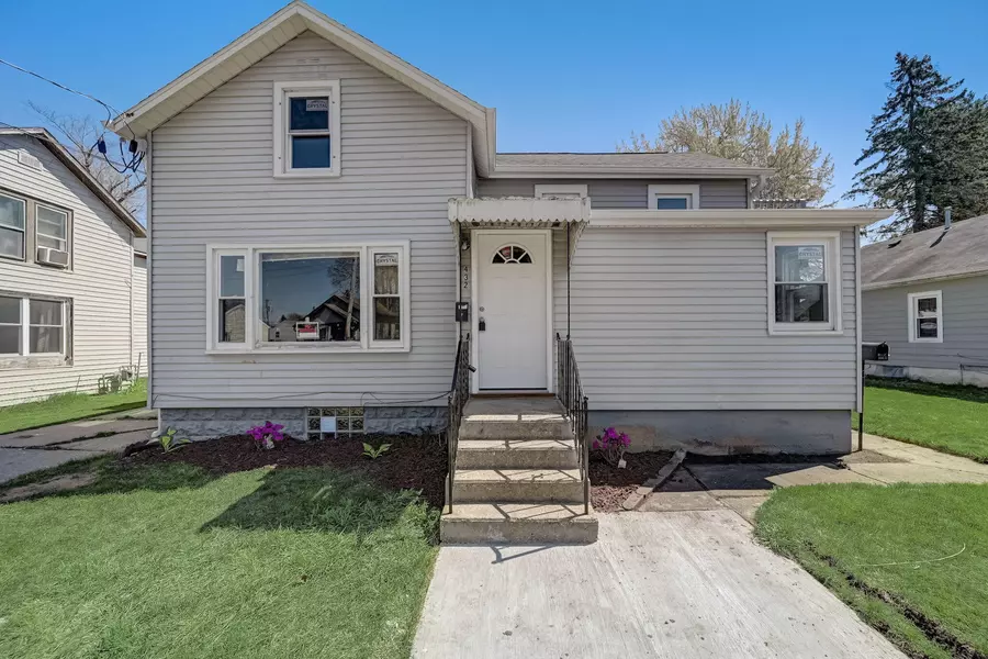 432 N Walnut St, Janesville, WI 53548