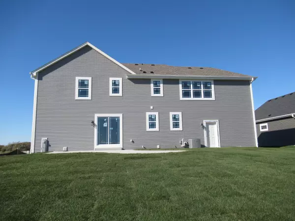 Oconomowoc, WI 53066,1613 Switchgrass St