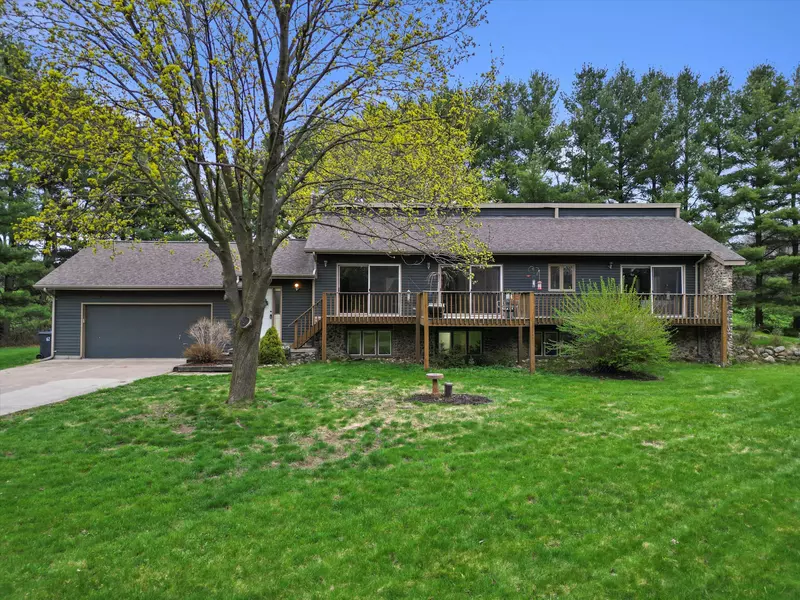 765 W Tomlin Rd, Wales, WI 53118