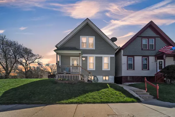 1027 W Pierce St, Milwaukee, WI 53204