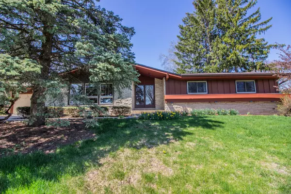 Brookfield, WI 53005,2955 Huntington Cir