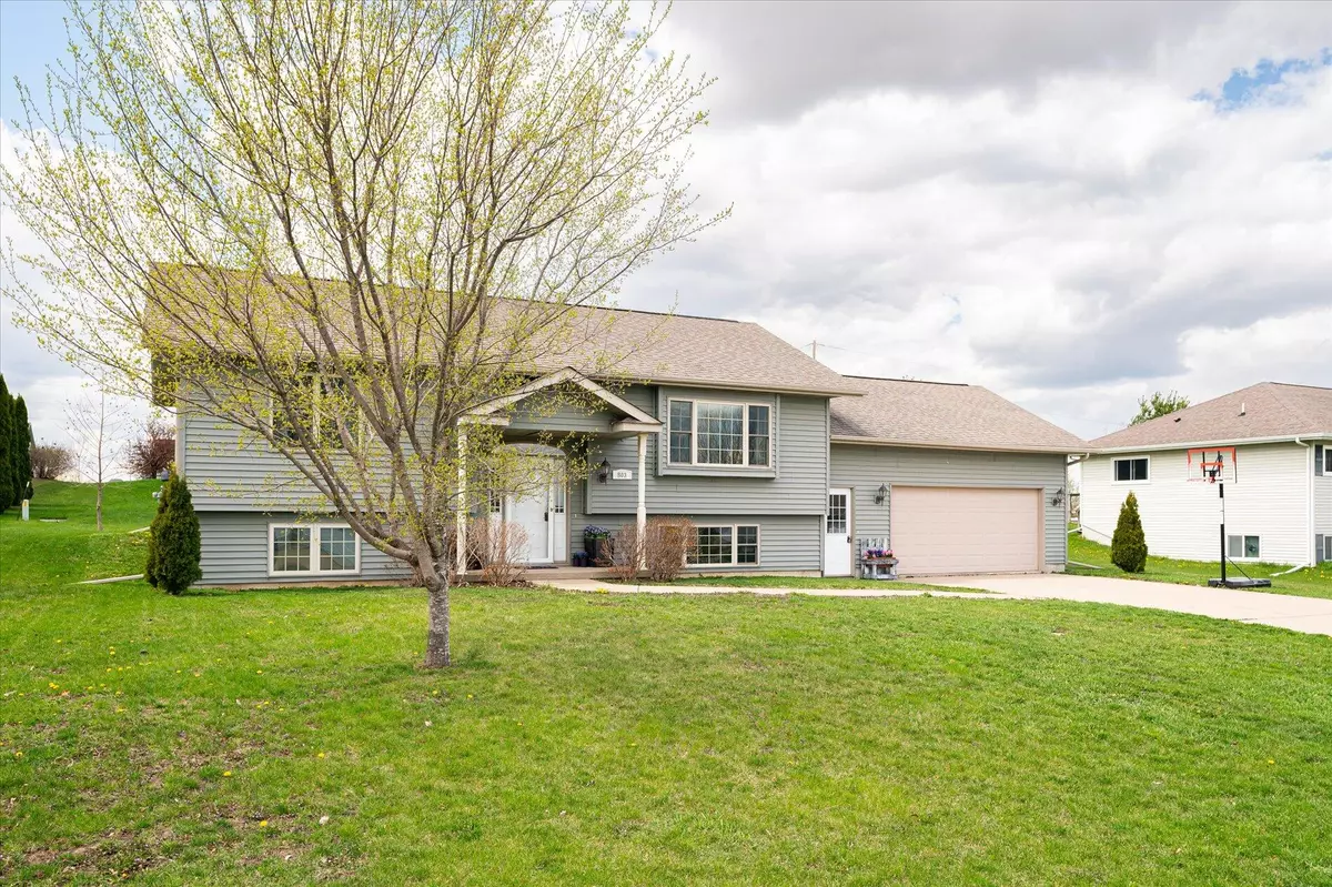 Viroqua, WI 54665,803 Derek Ln