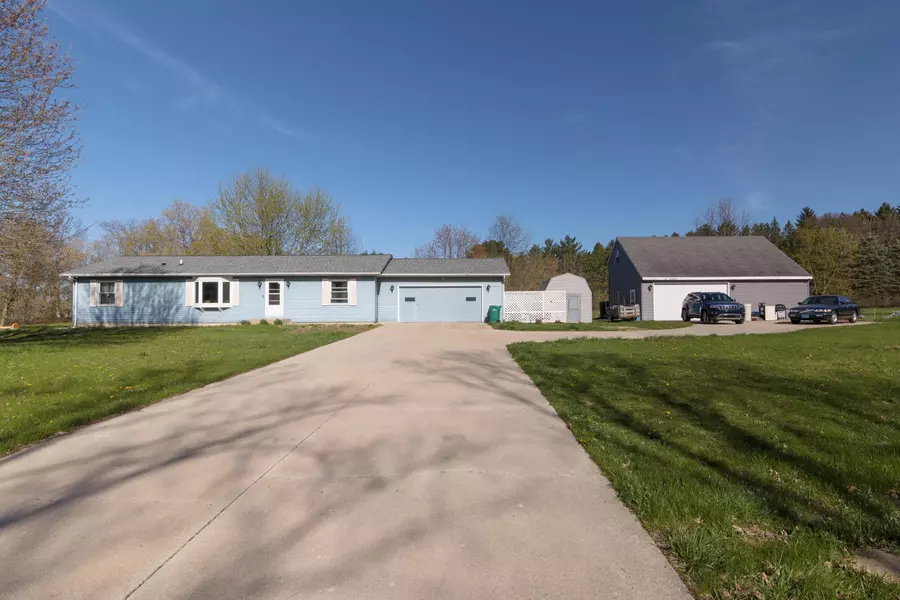 1462 Terry Rd, Erin, WI 53027