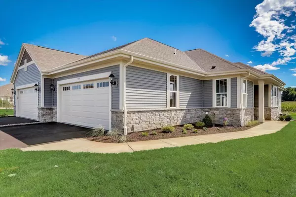 Mukwonago, WI 53149,1388 Sandhill Ct Unit 0402