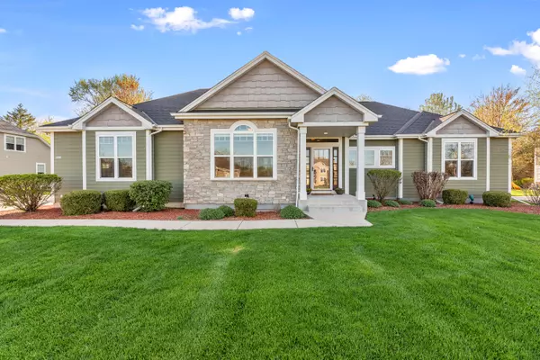 7217 W River Birch Dr, Mequon, WI 53092