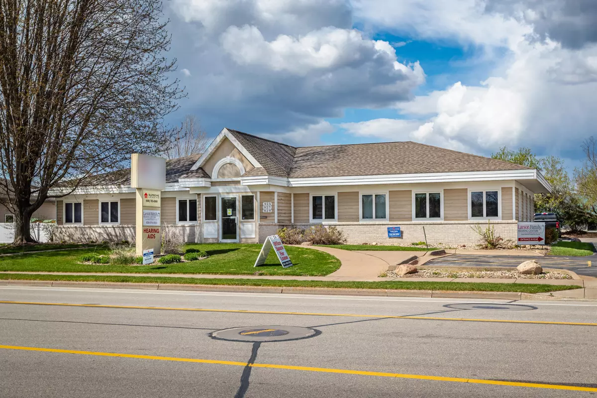 Onalaska, WI 54650,927 Riders Club Rd