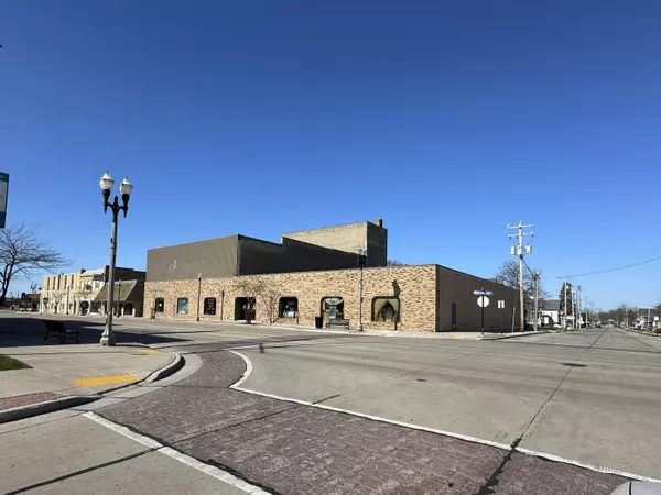 Two Rivers, WI 54241,1816 Washington St