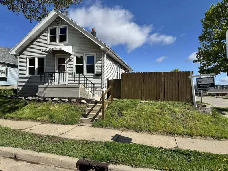 8404 W Mitchell St, West Allis, WI 53214