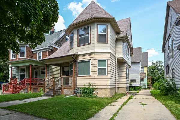 3726 W Park Hill Ave, Milwaukee, WI 53208