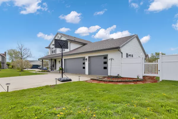 Oak Creek, WI 53154,101 E Oakfield Dr