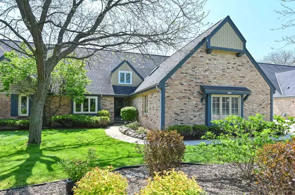 Mequon, WI 53092,2609 W Lake Isle Dr