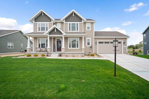 W201N5523 Magnolia Ln, Menomonee Falls, WI 53051