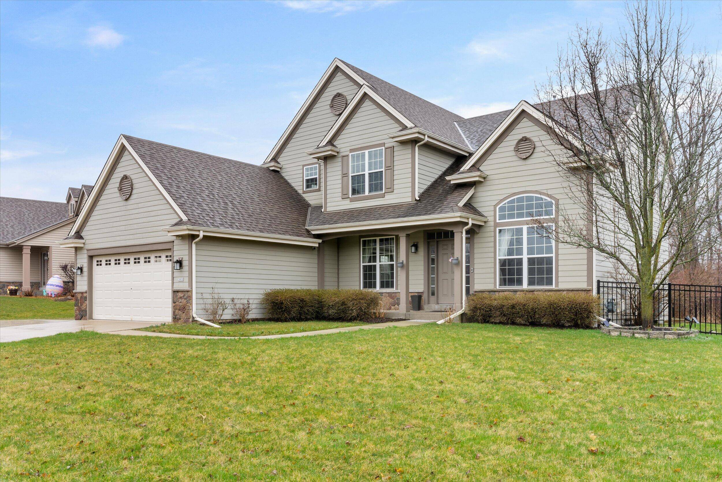 3811 E Bluestem Dr,  Oak Creek,  WI 53154