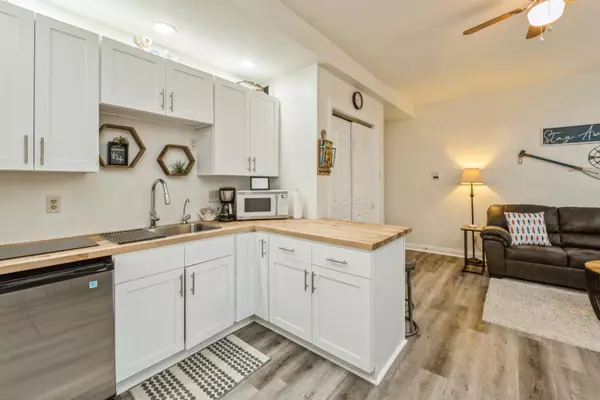 Linn, WI 53147,W3216 S Lakeshore Dr Unit 5