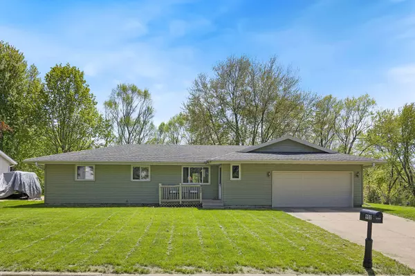 902 Miller Pl, Campbell, WI 54603