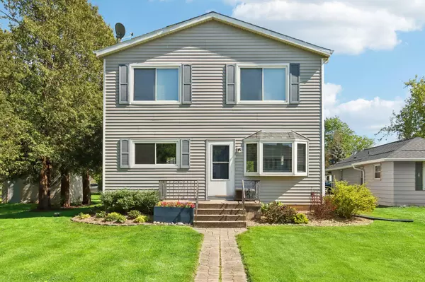 W346N5312 Elm Ave, Oconomowoc, WI 53069