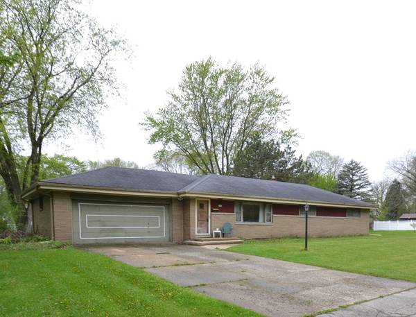 1141 W Riverview Dr, Glendale, WI 53209