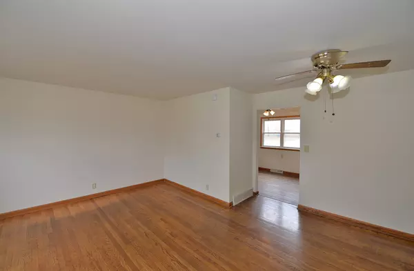 Racine, WI 53405,218 Ohio St Unit 220