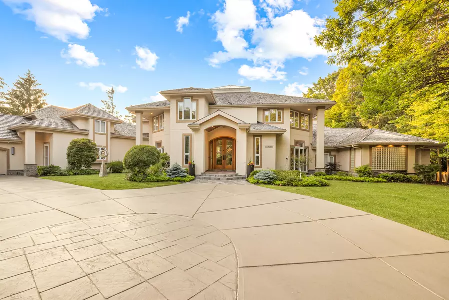 10115 N Anne Ct, Mequon, WI 53092