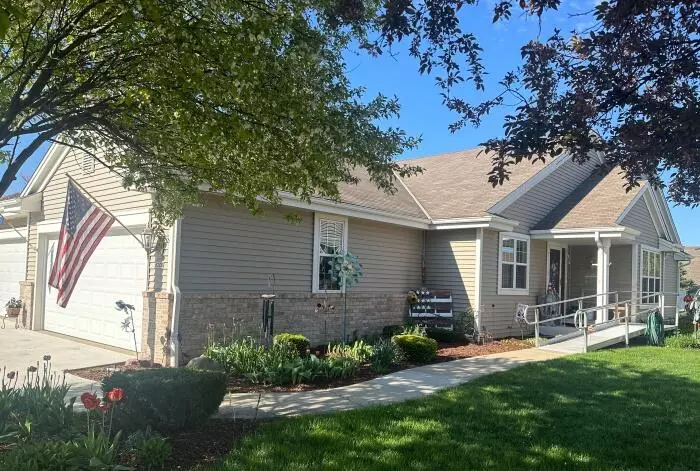 620 Ravenwood Ct Unit B, Waterford, WI 53185