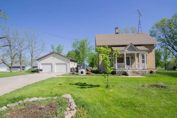 W3256 Oak Hill Rd, Watertown, WI 53094